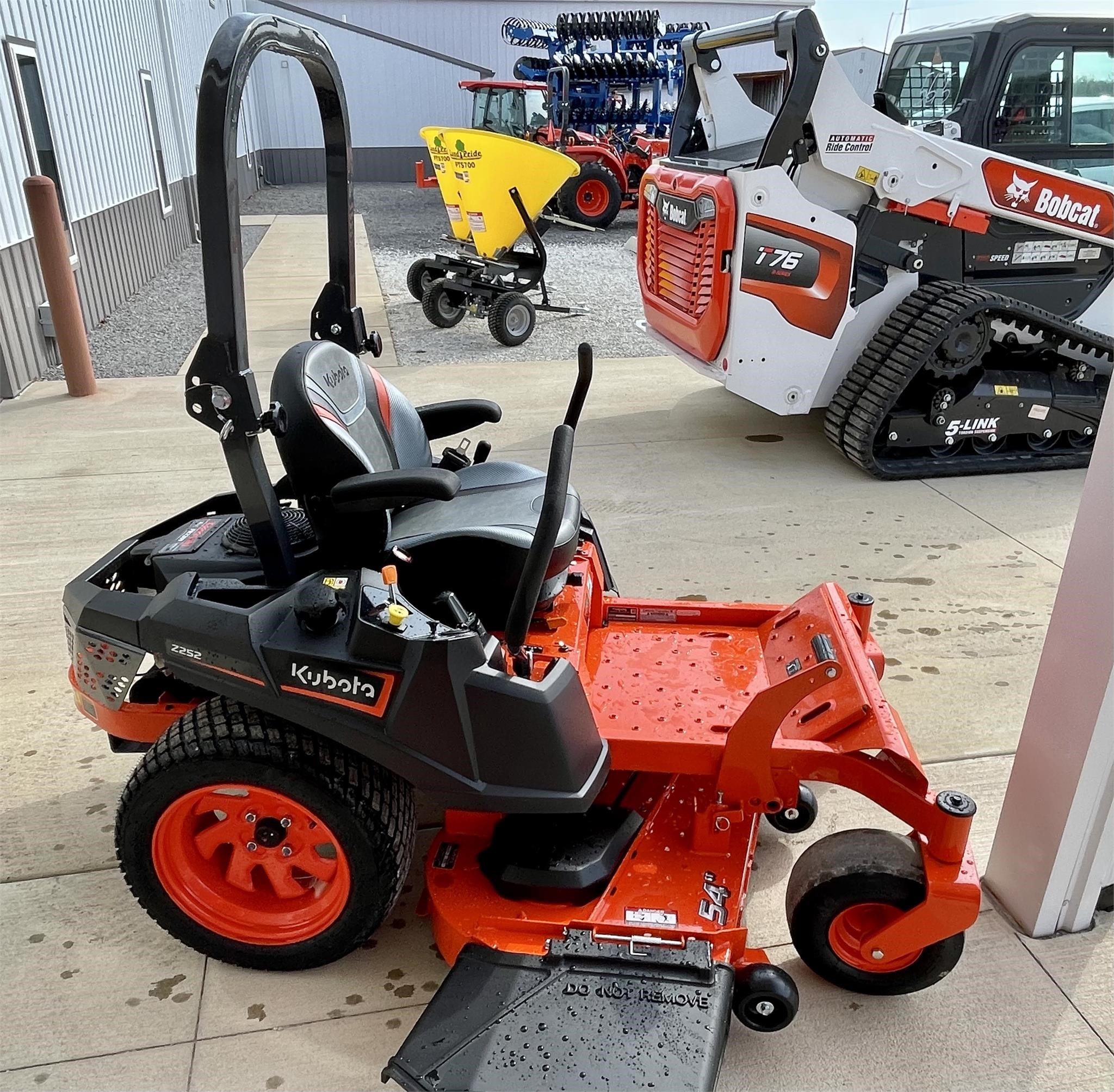 KUBOTA Z242 - 120375 - McCullough Equipment Group